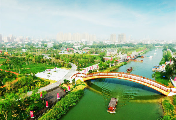 World’s longest canal opens to tourism in China